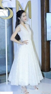 Angelababy feet photo thumbnail