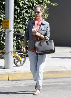 Jessica Alba feet photo thumbnail