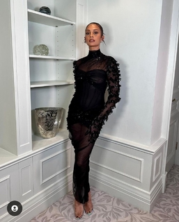 Alesha Dixon feet photo thumbnail