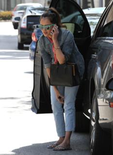 Jessica Alba feet photo thumbnail