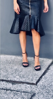 Laura González feet photo thumbnail