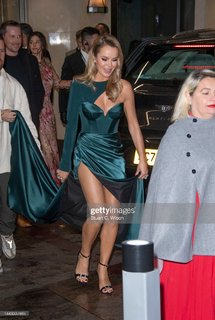 Amanda Holden feet photo thumbnail