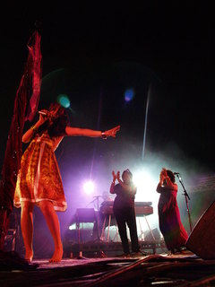 Joss Stone feet photo thumbnail