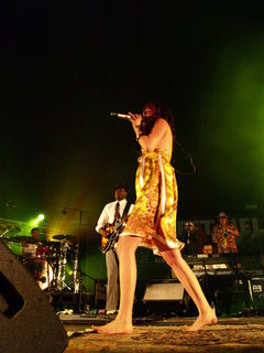 Joss Stone feet photo thumbnail