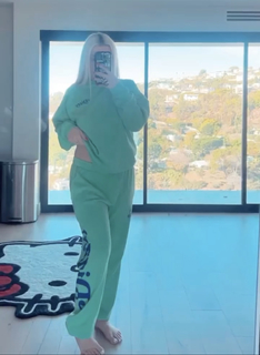 Tana Mongeau feet photo thumbnail