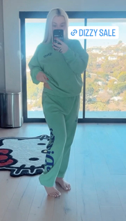 Tana Mongeau feet photo thumbnail
