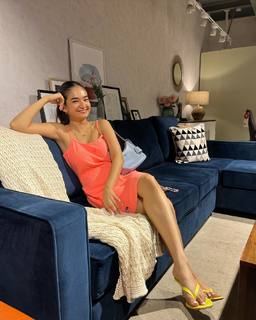 Anushka Sen feet photo thumbnail