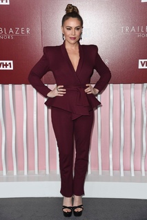 Alyssa Milano feet photo thumbnail