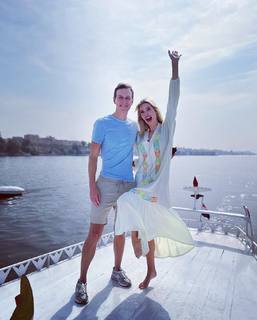 Ivanka Trump feet photo thumbnail