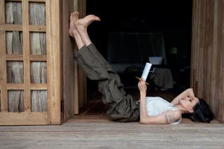 Angelina Jolie feet photo thumbnail