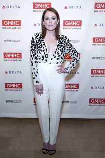 Julianne Moore feet photo thumbnail