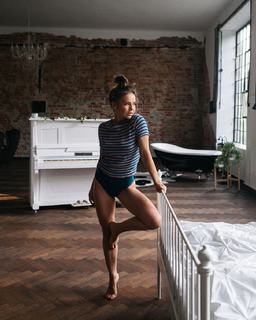 Edyta Herbus feet photo thumbnail
