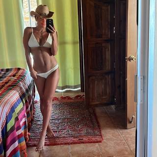 Kristin Cavallari feet photo thumbnail