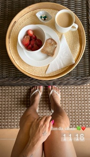 Kelly Key feet photo thumbnail