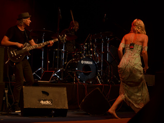 Joss Stone feet photo thumbnail