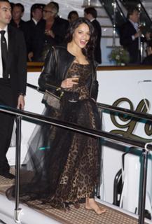 Michelle Rodriguez feet photo thumbnail