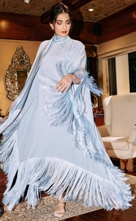 Sonam Kapoor feet photo thumbnail
