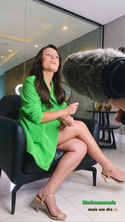 Larissa Manoela feet photo thumbnail