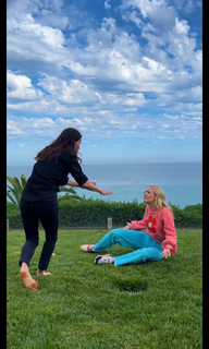 Courteney Cox feet photo thumbnail