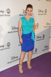 Alyssa Milano feet photo thumbnail