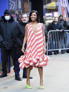Gabrielle Union feet photo thumbnail
