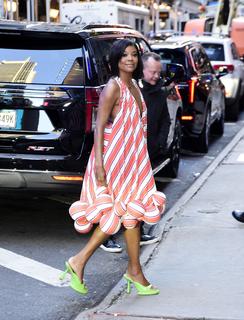 Gabrielle Union feet photo thumbnail