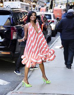 Gabrielle Union feet photo thumbnail