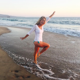 Denise Austin feet photo thumbnail