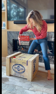 Giada De Laurentiis feet photo thumbnail