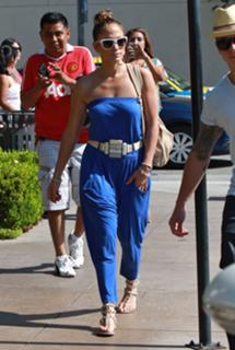 Jennifer Lopez feet photo thumbnail