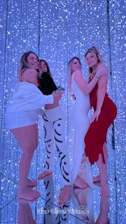Lele Pons feet photo thumbnail