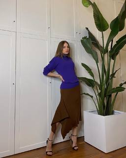 Xenia Tchoumitcheva feet photo thumbnail