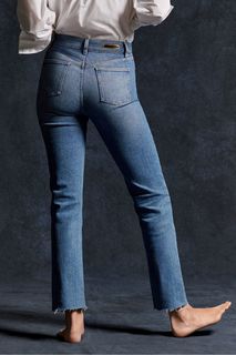 Kendall Jenner feet photo thumbnail