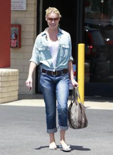 Katherine Heigl feet photo thumbnail