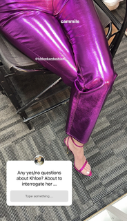 Khloé Kardashian feet photo thumbnail