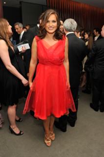 Mariska Hargitay feet photo thumbnail