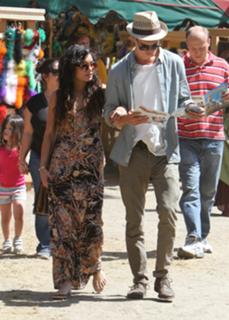 Vanessa Hudgens feet photo thumbnail