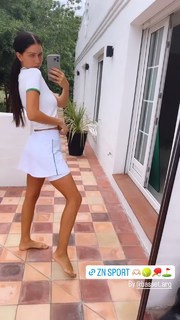 Zaira Nara feet photo thumbnail