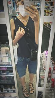 Camila Queiroz feet photo thumbnail