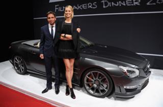 Karolina Kurkova feet photo thumbnail