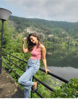 Alia Bhatt feet photo thumbnail