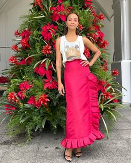 Zoe Saldana feet photo thumbnail