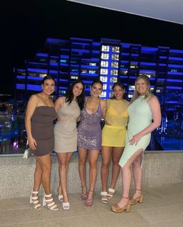 Natalie Noel Mariduena feet photo thumbnail