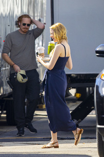 Emma Stone feet photo thumbnail