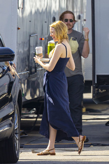 Emma Stone feet photo thumbnail