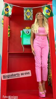 Renata Fan feet photo thumbnail