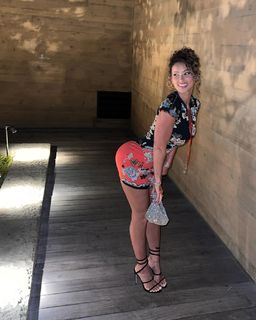 Lauren R. Wood feet photo thumbnail