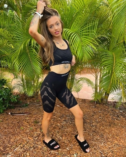 Victoria Waldrip feet photo thumbnail
