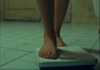 Alison Brie feet photo thumbnail