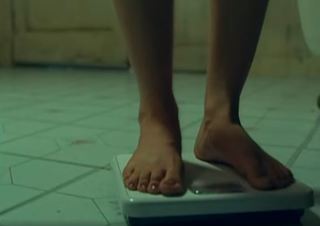 Alison Brie feet photo thumbnail